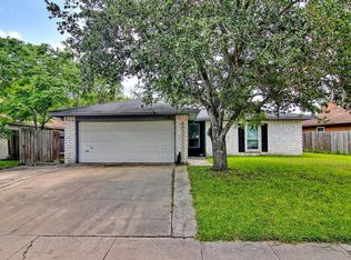 11401 Woodway Creek Dr, Corpus Christi, TX 78410