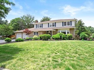 1 Redwood Rd, North Brunswick, NJ 08902