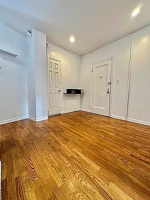 4th image of 318 E 78th St APT 1A