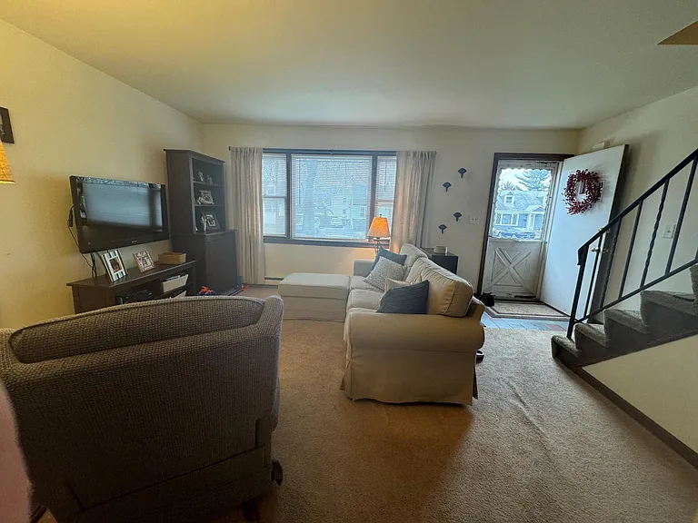 124 Stuart Ave #B — Photo 17