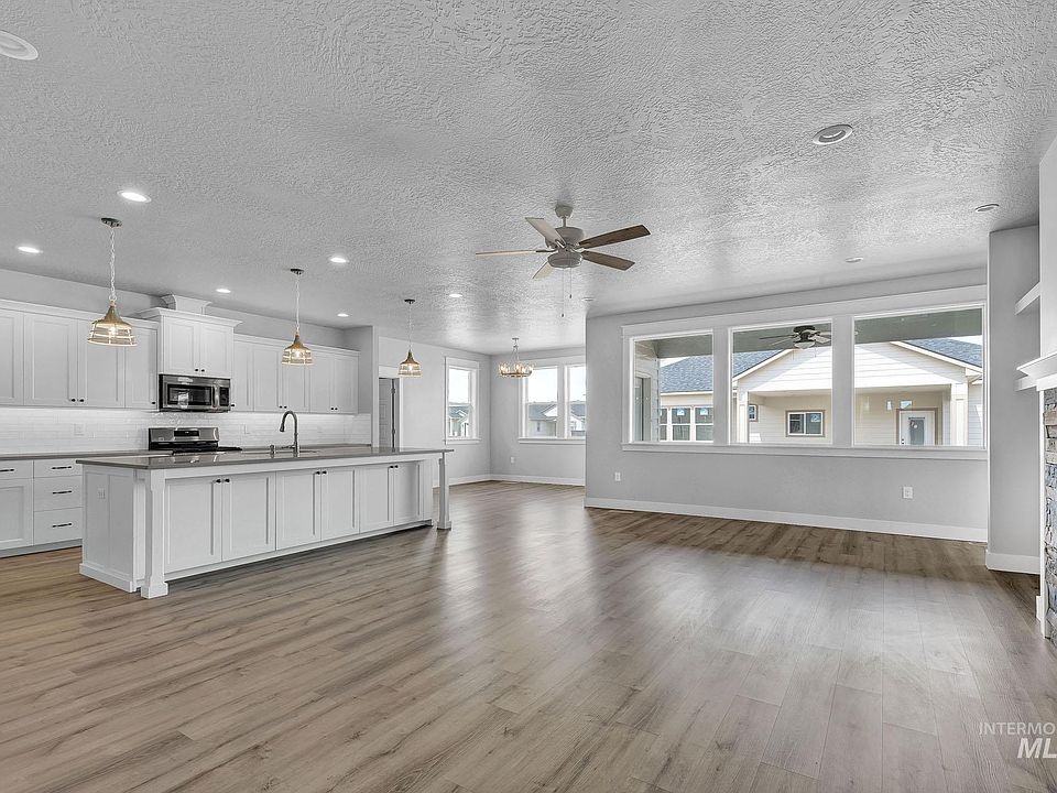 2nd image of 1183 W Recess Way