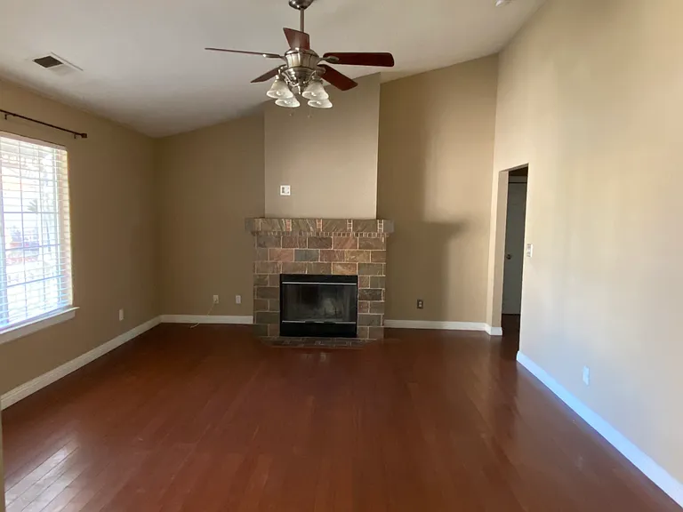 3439 Dockery Ave — Photo 2