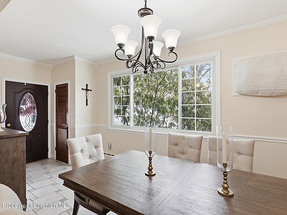 5th image of 143 Old Boston Rd