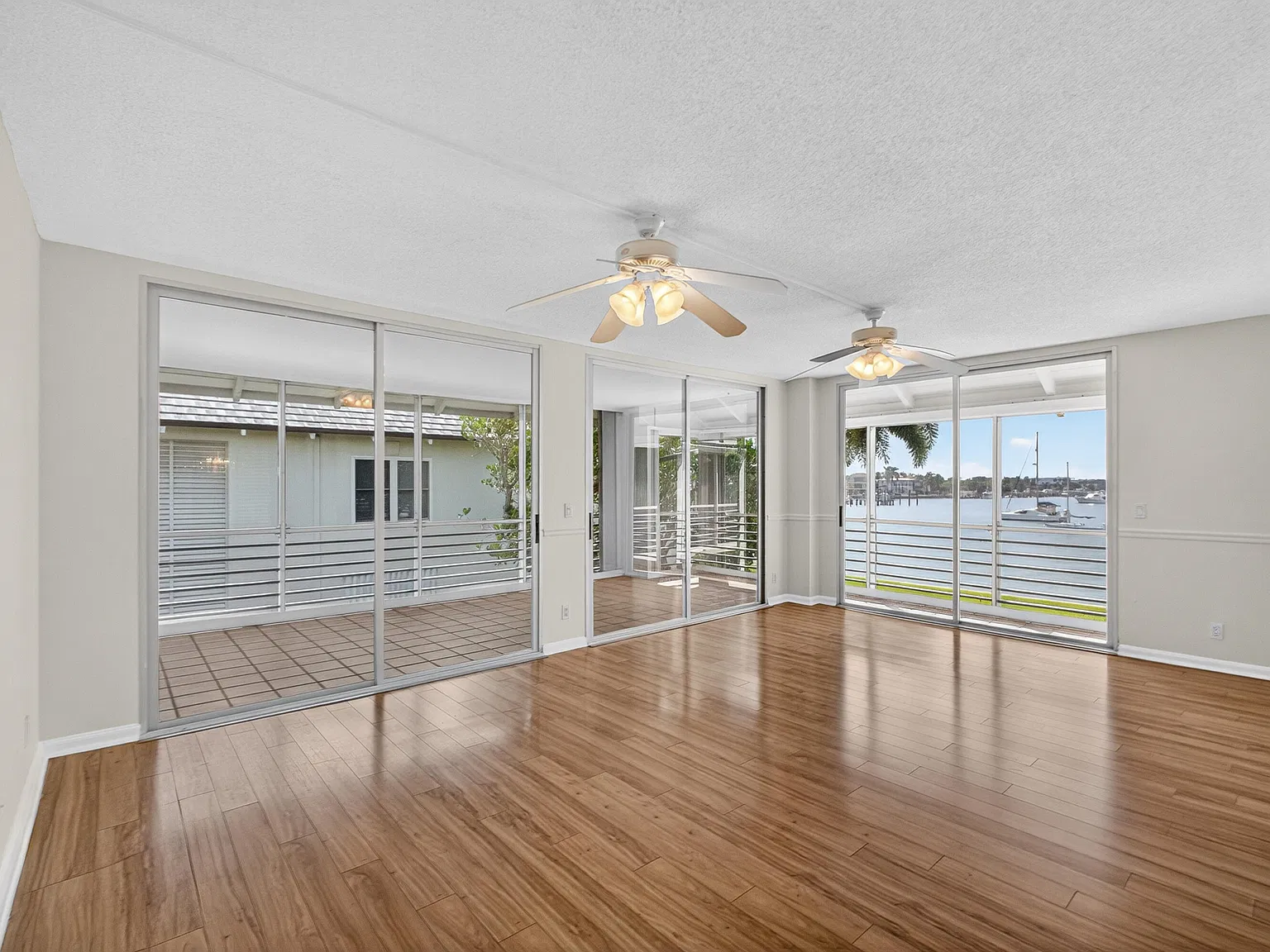 2 bed, 2.0 bath, 1065 sqft, $2,975 — Photo 3