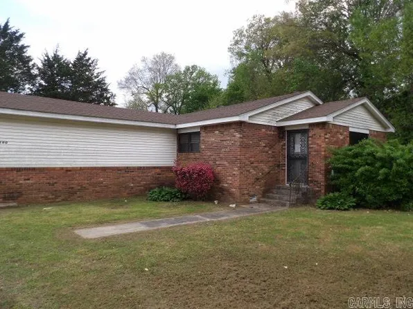 660 W Cherry St, Piggott, AR 72454