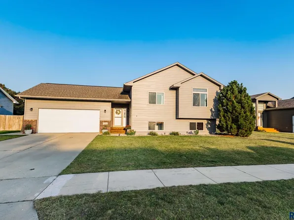 5716 S San Diego Ave, Sioux Falls, SD 57106