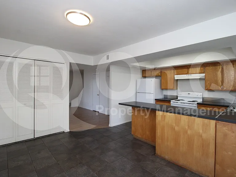 4526 N 15th Ave — Photo 8