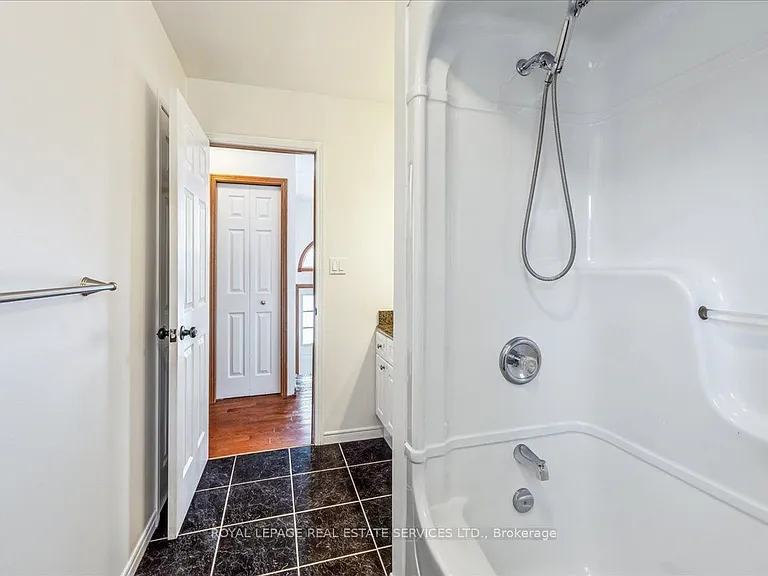 82 Whitlaw Way — Photo 15