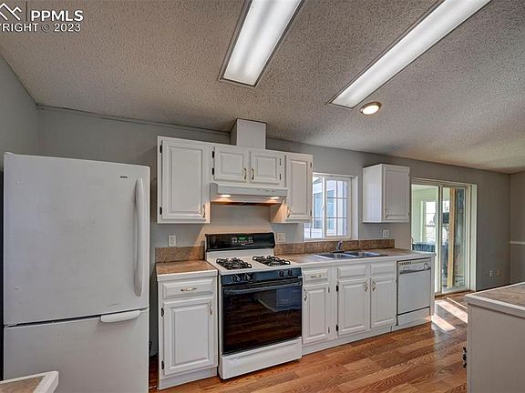 5th image of 15225 Cactus Hills Ln