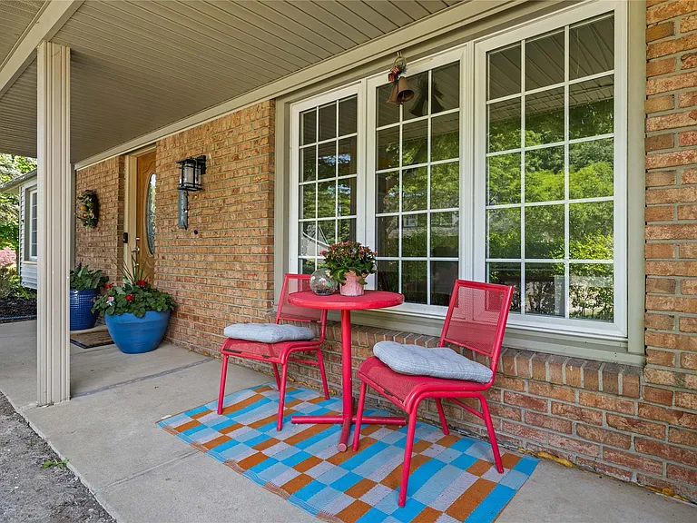 16610 Old Bedford Rd — Photo 44