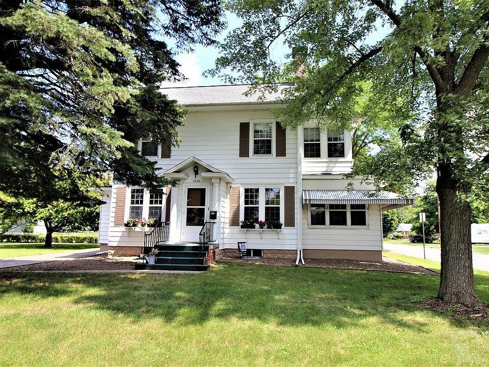 1st image of 1020 S Iowa Ave
