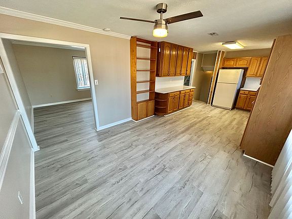 4th image of 7953 Meadow Dr