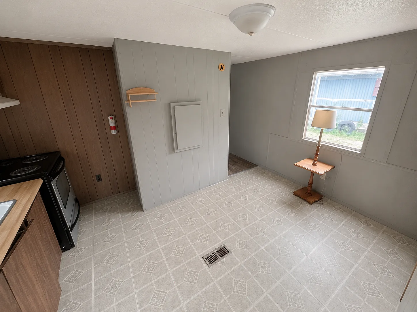 2 bed, 950 sqft, $575 — Photo 4