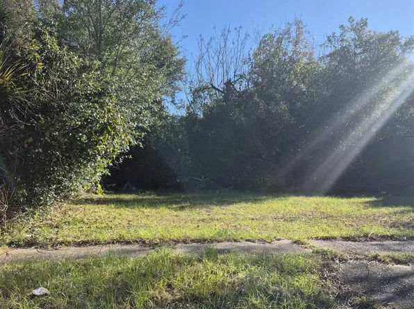 1500 E Gonzalez St, Pensacola, FL 32501