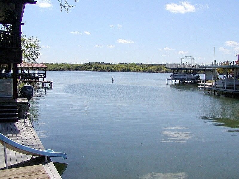 2nd image of 700 Circle Dr
