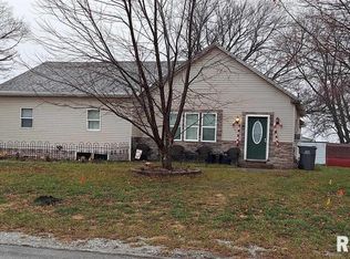 701 3rd St, Seaton, IL 61476