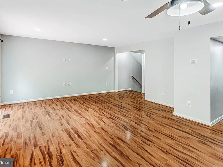 3234 Foothill St — Photo 7