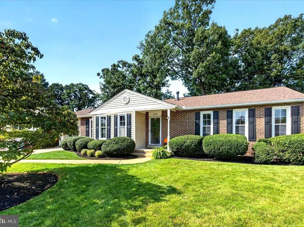 14718 Cranoke St, Centreville, VA 20120