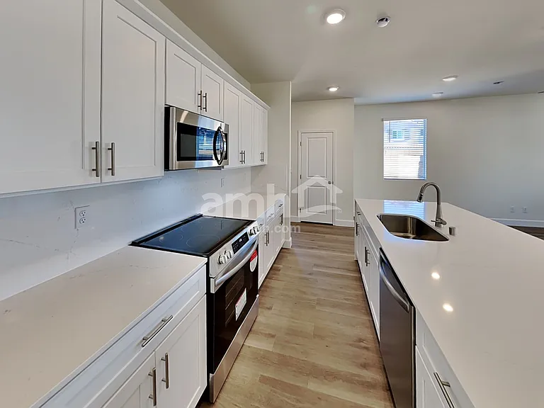 10322 Medusita St — Photo 4