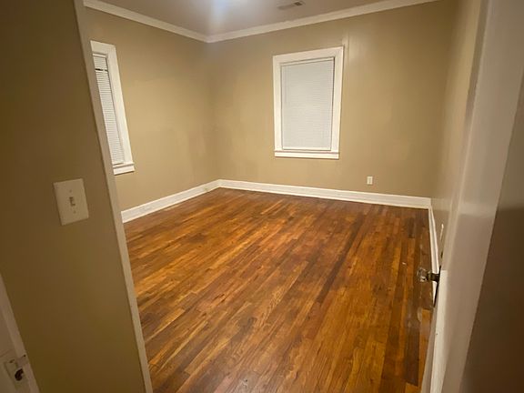 3rd image of 1557 Dunbar St