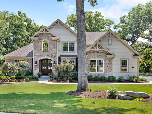 19 Retreat Ct S, Elgin, IL 60124