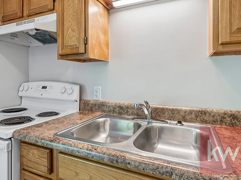 340 E Carters Valley Rd — Photo 9