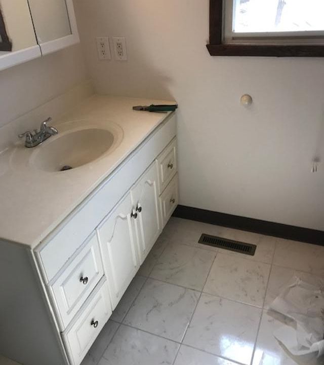 1st image of 4137 Warsaw Ave