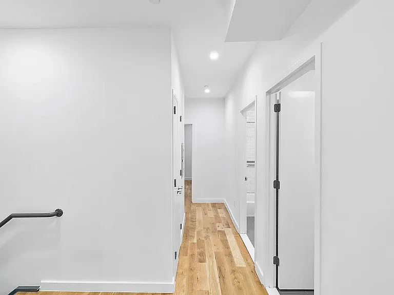 252 S 3rd St #1 — Photo 11