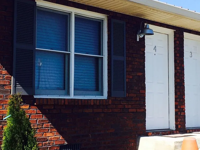 406 & 408 Lee St — Photo 2