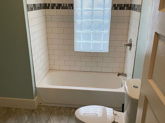 4th image of 2621 E 126th St #2