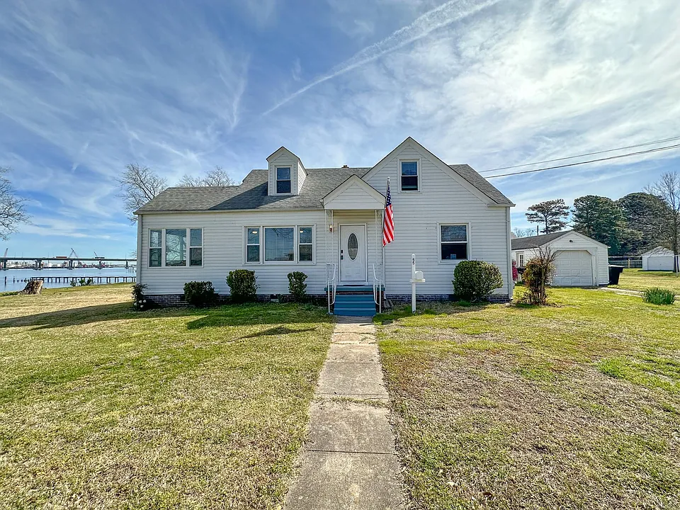 55 Greenbrier Rd
