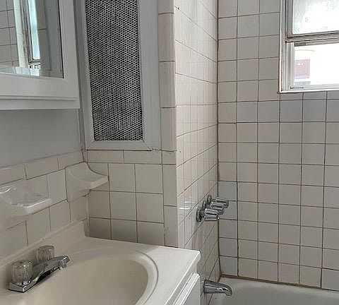 5th image of 8825 23rd Ave #1