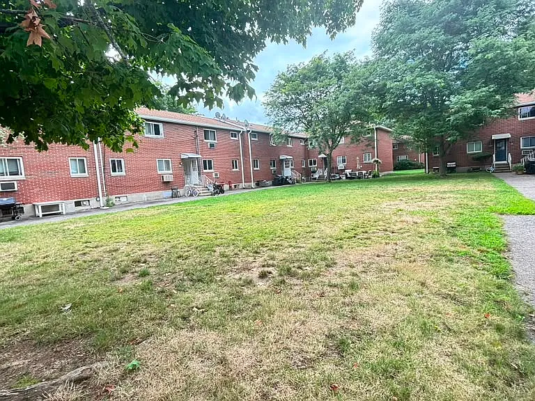 120 Bishop Dr #120 — Photo 21