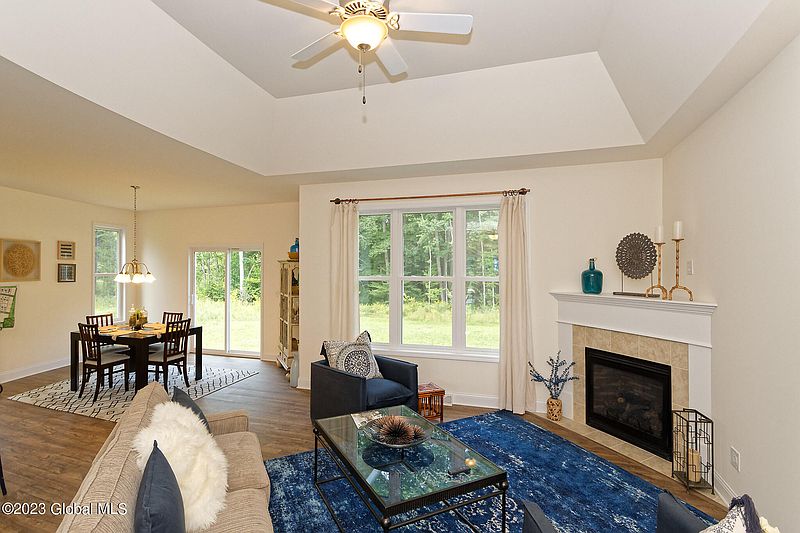 4th image of 56 Huntington Way