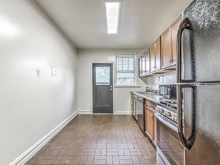 1722 Waverly Pl — Photo 41