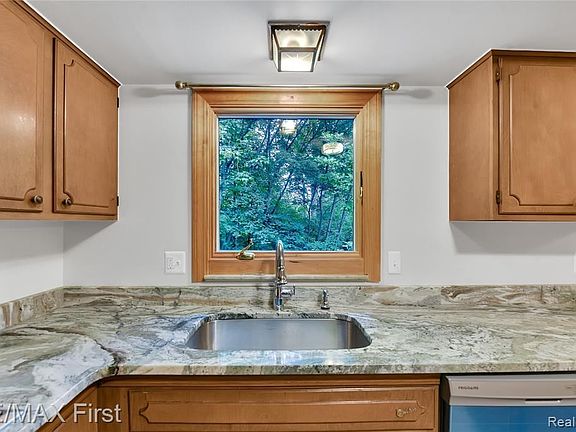 4th image of 30166 E Lincolnshire St