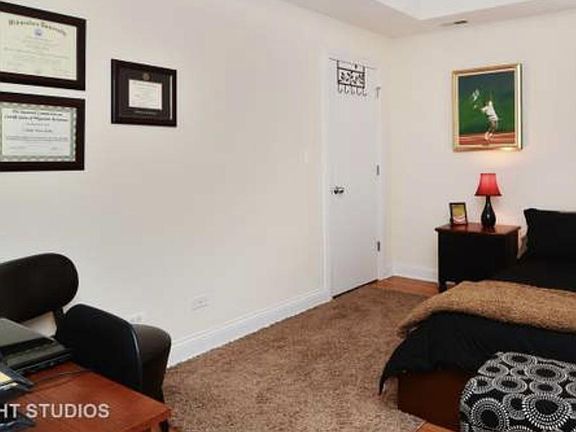5th image of 1546 W Sherwin Ave APT 1S