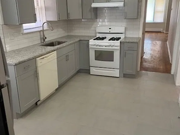 8243 Knox Ave #2, Skokie, IL 60076