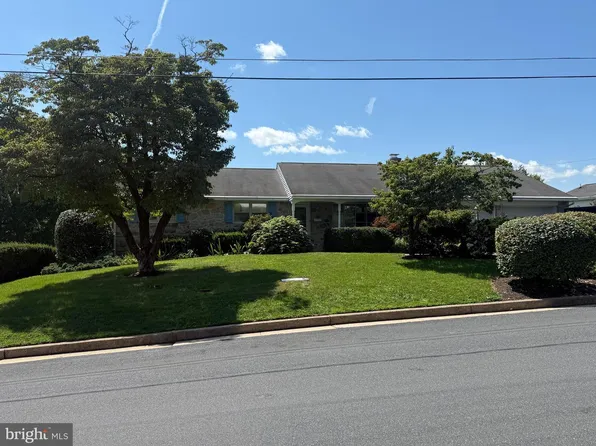 115 Sunset Ln, Boyertown, PA 19512