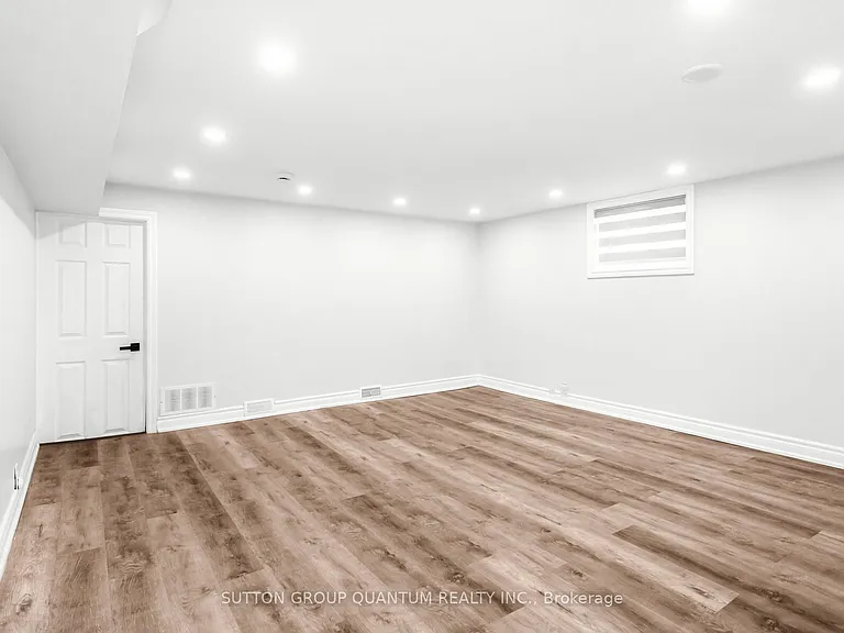 313 Ashbury Rd E #LOWER — Photo 5