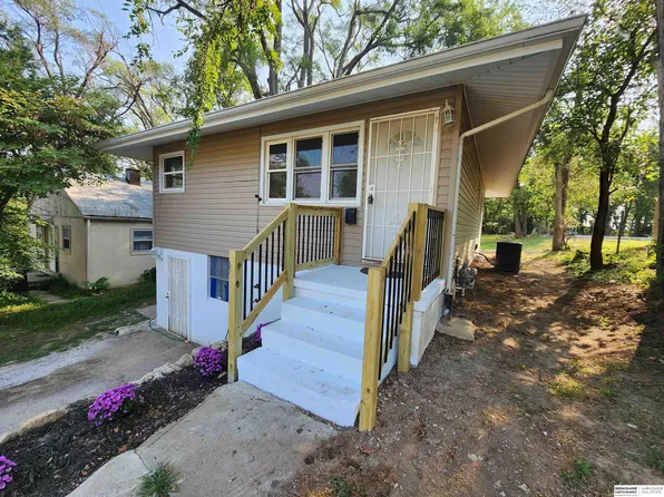 3537 N 36th Ave, Omaha, NE 68111