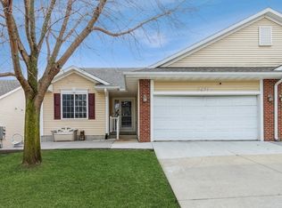 2421 E Southlawn Dr, Des Moines, IA 50320