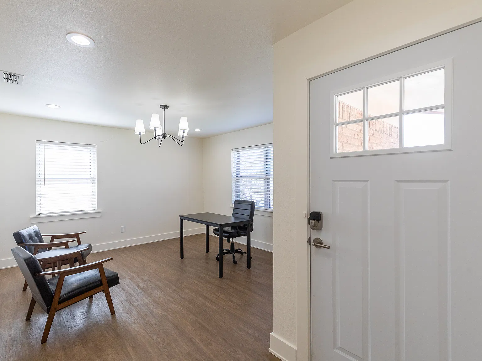 4 bed, 1814 sqft, $6,000 — Photo 3