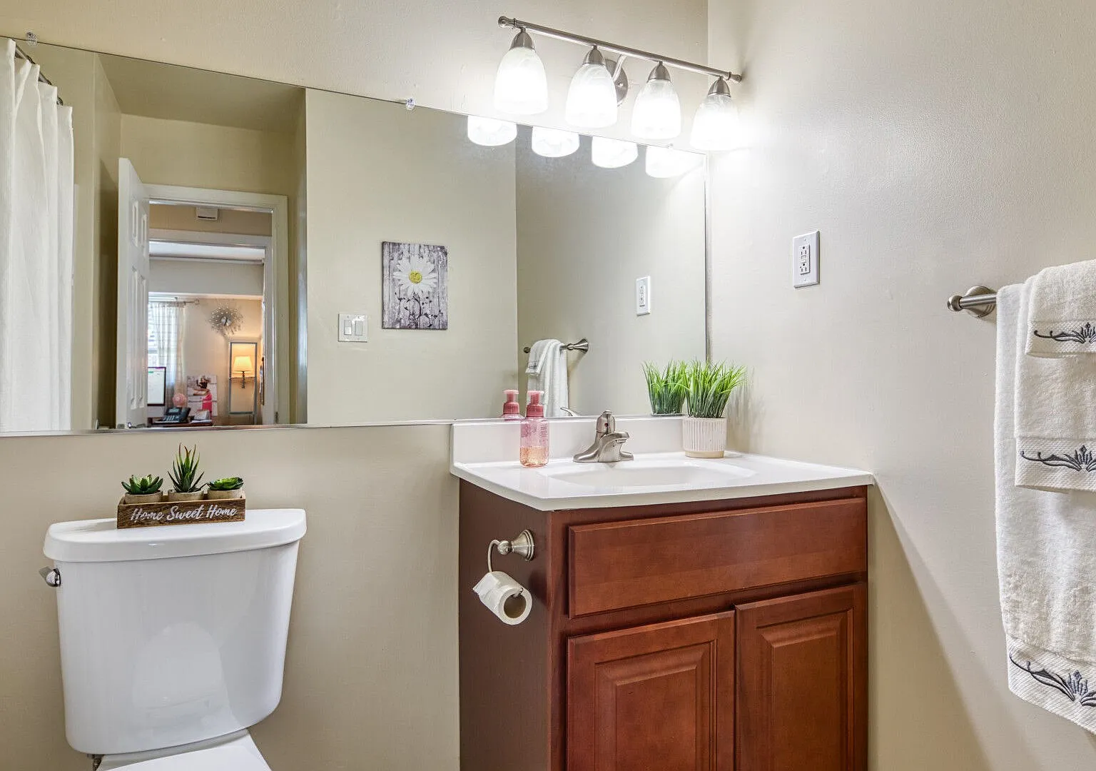 Wellington at Western Branch Apartments — Photo 4