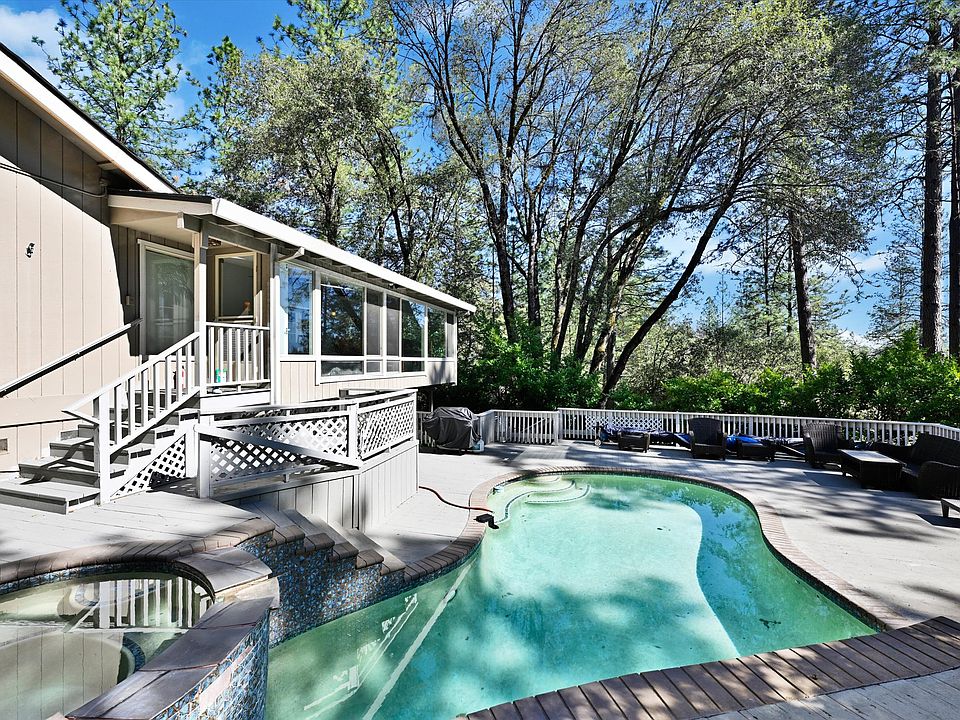 1st image of 15168 Brewer Rd