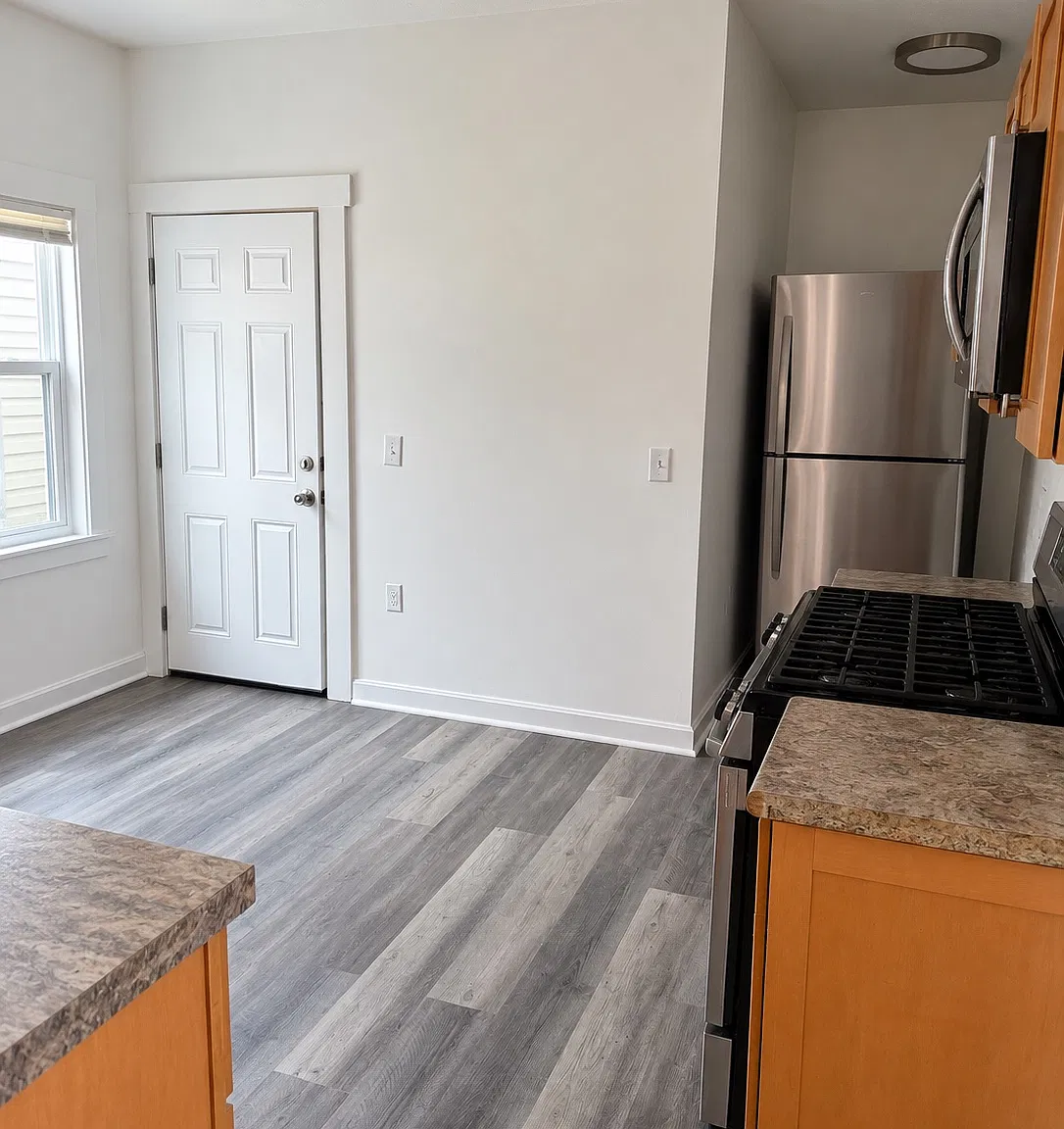 3 bed, $3,500 — Photo 3