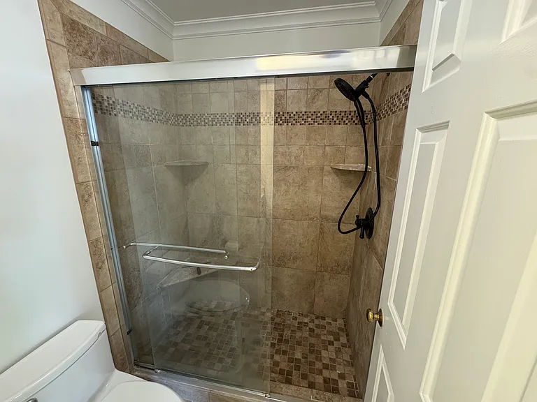 1551 Village Glenn Dr — Photo 14