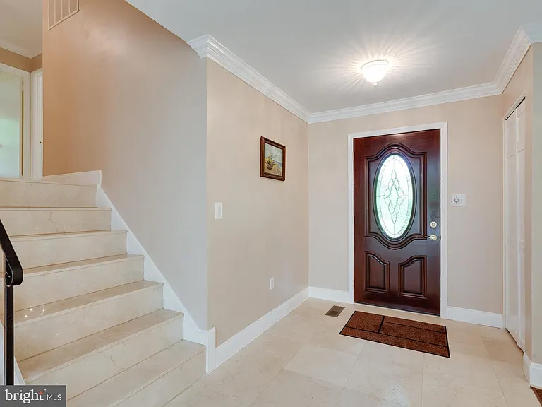 10522 Brevity Dr — Photo 2