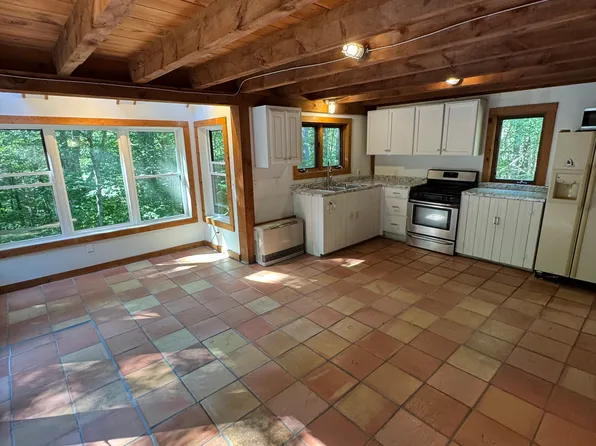 9 Jade Ln #B, York, ME 03909
