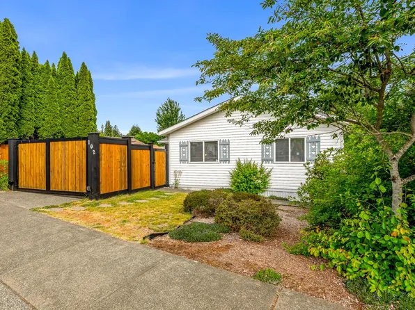 2200 Lambert Dr #102, Courtenay, BC V9N 9E1